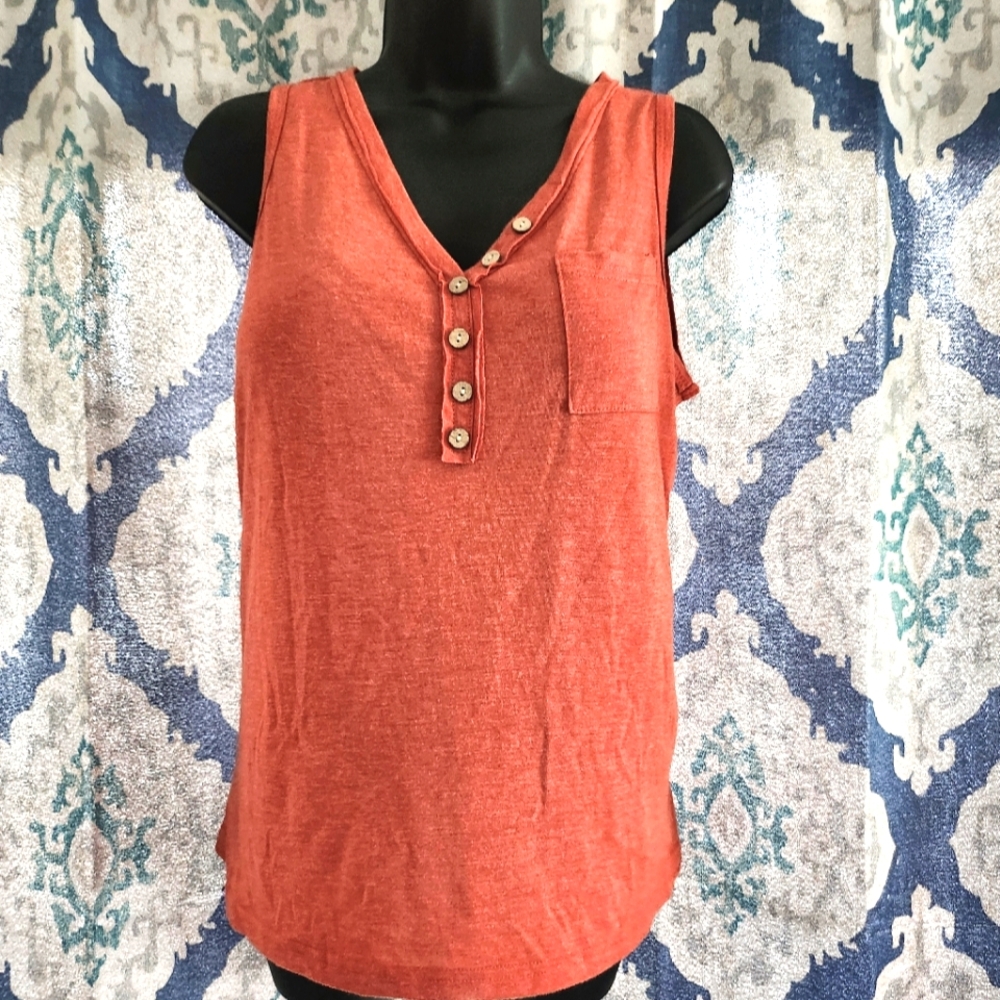 Sleevless blouse